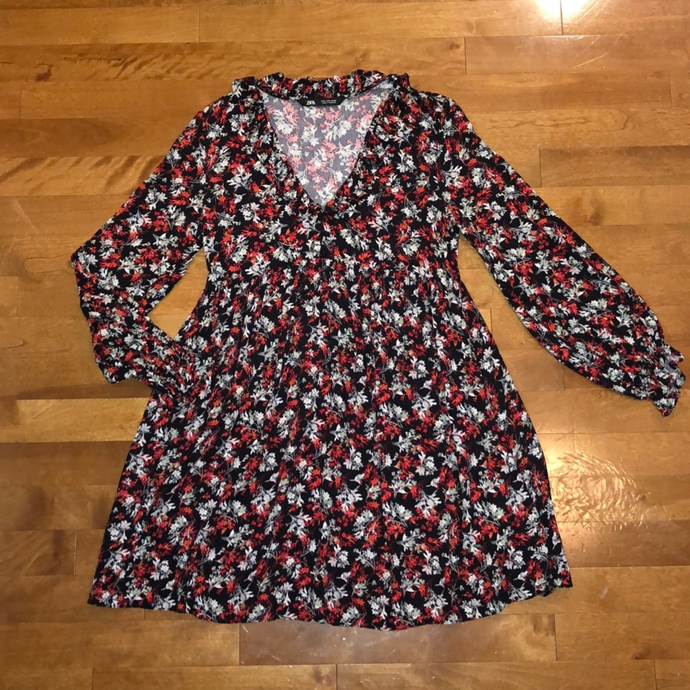 Zara Flirty Floral Dress - Picture 2 of 5